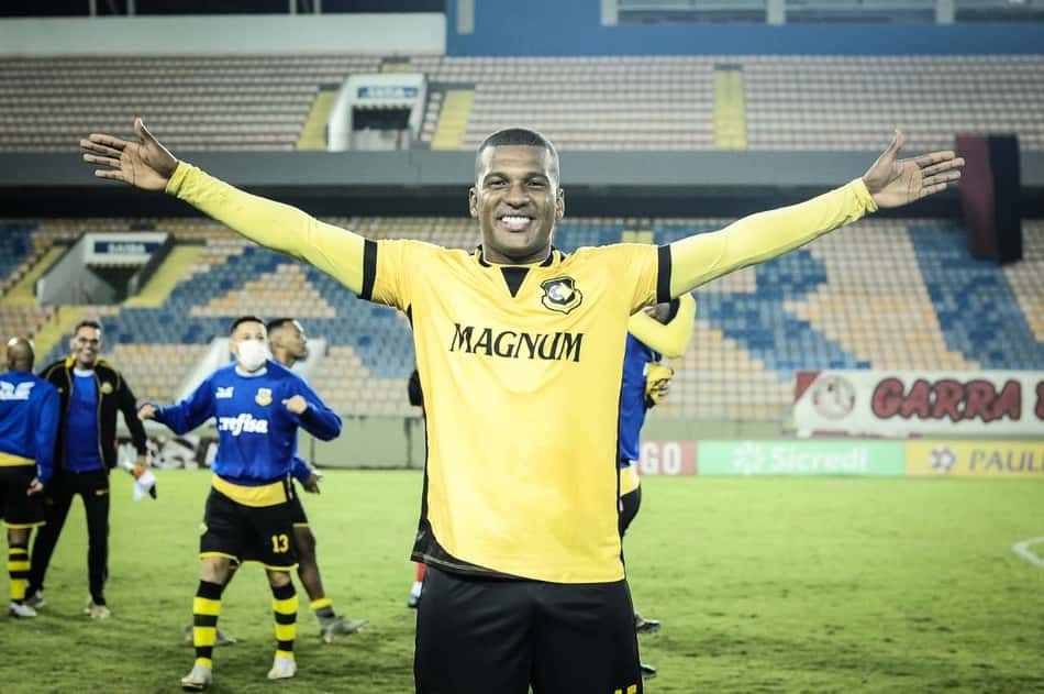 'Rei do acesso', Genilson celebra vaga do São Bernardo FC na elite do Paulistão