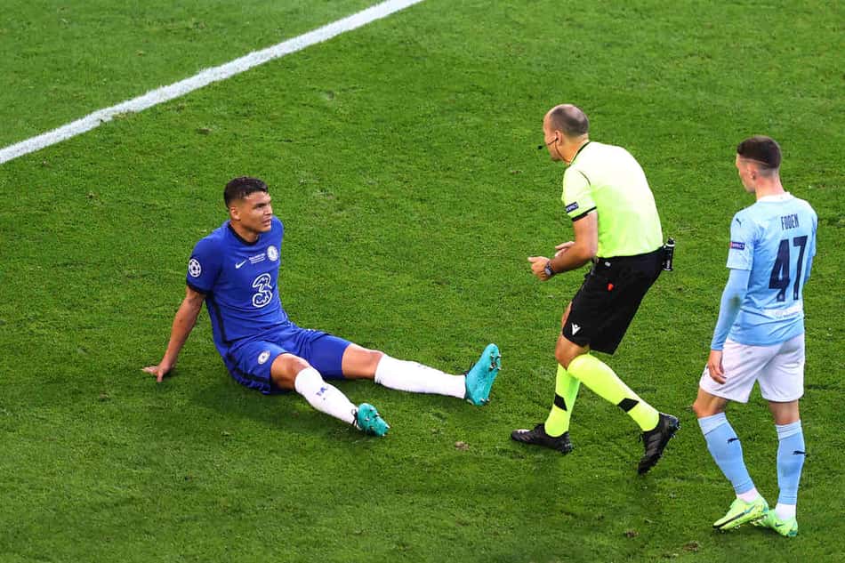 Mesmo com lesão na coxa esquerda detectada, Thiago Silva seguirá integrado à Seleção. Entenda!