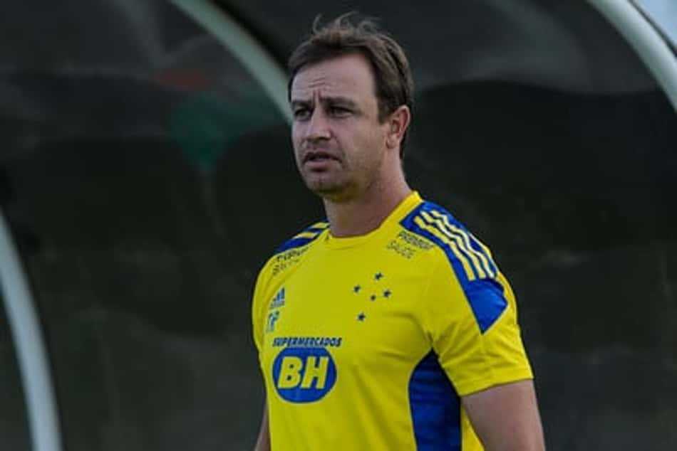 Lisca indicou Cauan de Almeida e Felipe Conceição para assumir o América-MG