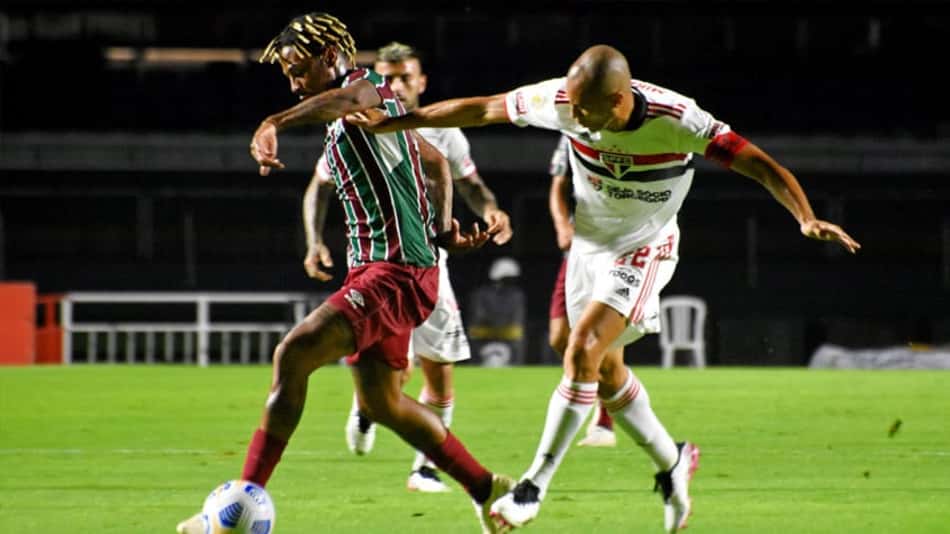 Análise: Fluminense vai bem, mostra intensidade, mas não consegue ser fatal na estreia do Brasileirão
