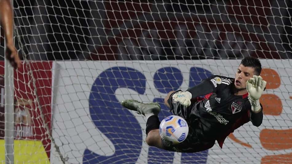Volpi comenta defesa em pênalti de Nenê e relembra dupla no São Paulo: 'A gente já treinava isso'