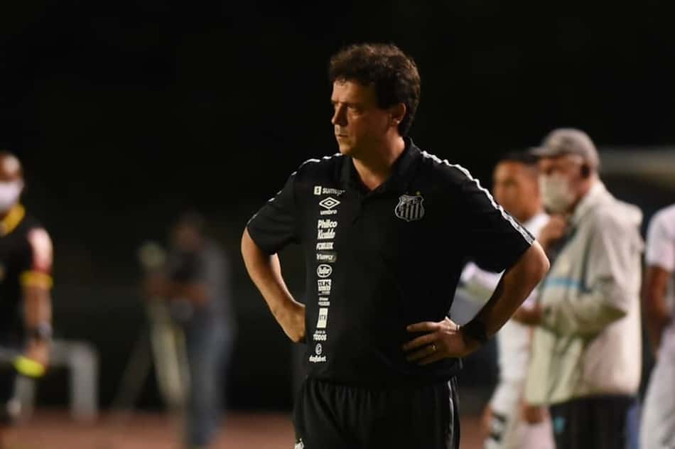 'O Santos tem um 2021 preocupante', avalia Cléber Machado