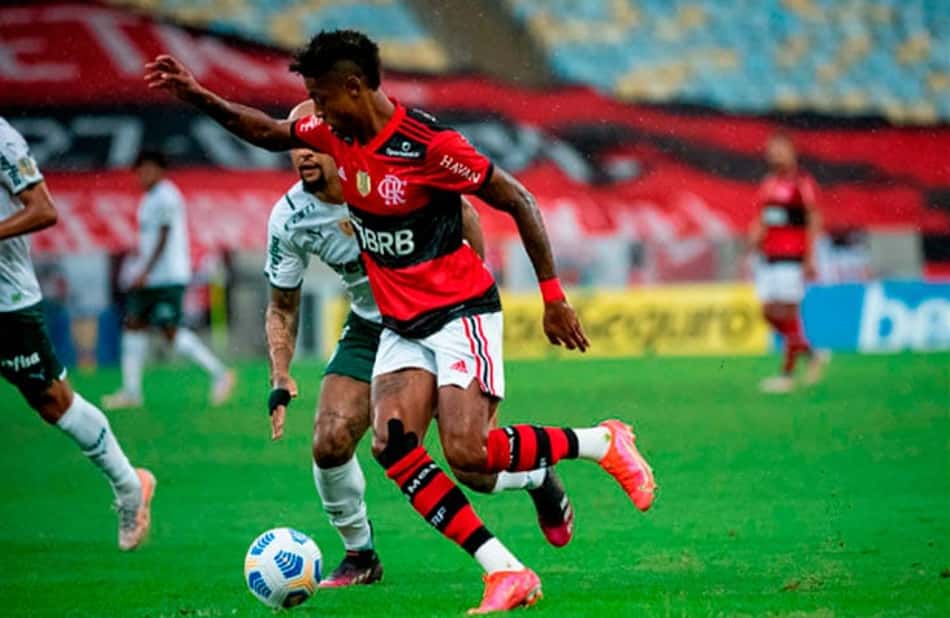 Sem paciência com Michael e empolgação com BH: rubro-negros agitam web após vencer o Palmeiras
