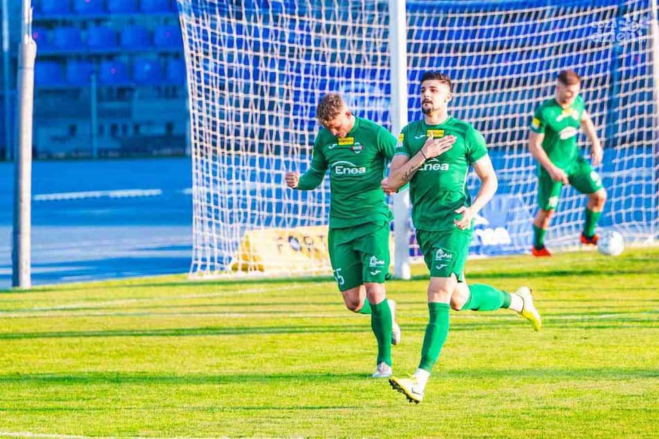 Após marcar primeiro gol pelo Radomiak, Raphael Rossi celebra: 'Sensação única'