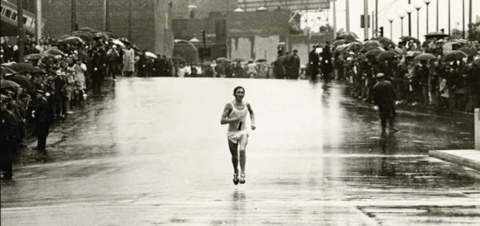Ron Hill, lenda britânica da maratona, morre aos 82 anos