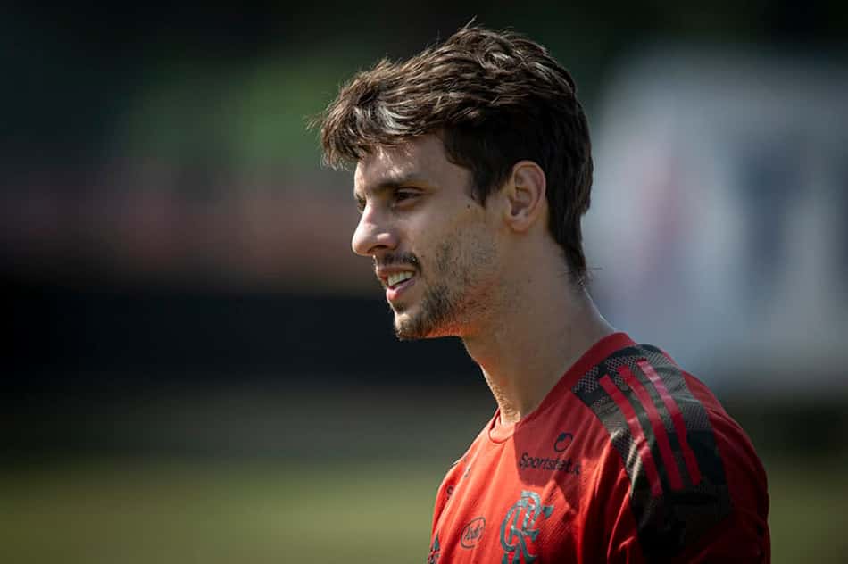 Rodrigo Caio revive problema na Seleção e liga 'alerta' no Flamengo; em 'enigmas', dirigentes criticam CBF
