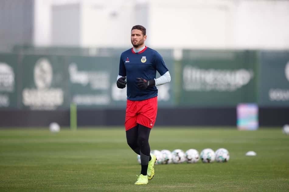 Goleiro do Arouca, Victor Braga comenta temporada na equipe: 'Lutar para conseguir o meu espaço'