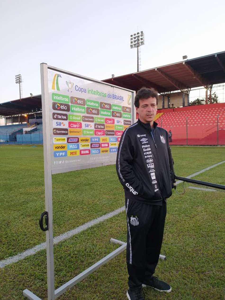 Diniz comemora vitória contra o Cianorte e elogia sistema defensivo do Santos