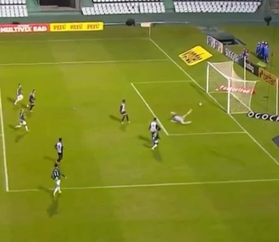 Guarani goleia o Operário e vence a primeira na Serie B