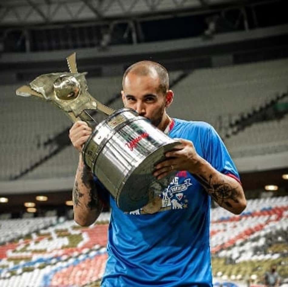 Com a marca de 12 anos pelo clube, Max Walef expressa gratidão pelo Fortaleza