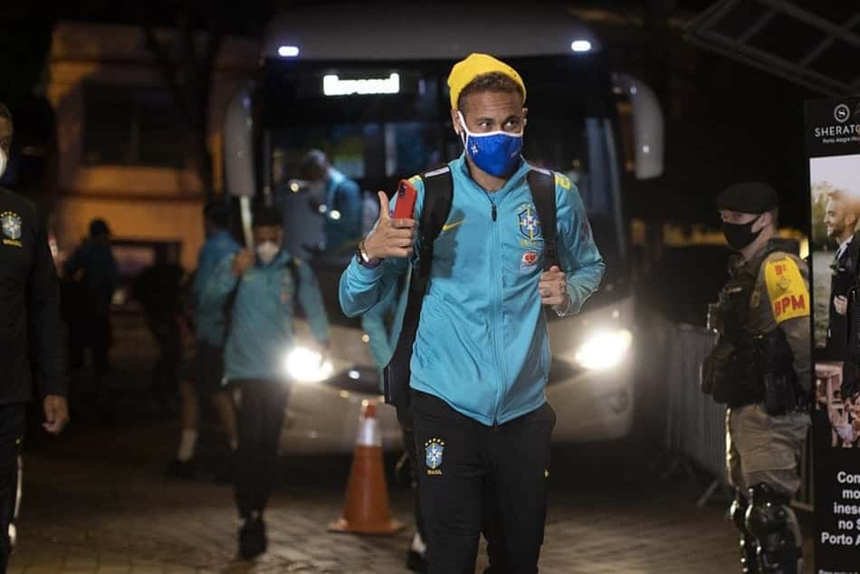 Seleção Brasileira desembarca em Porto Alegre para jogo contra o Equador pelas Eliminatórias