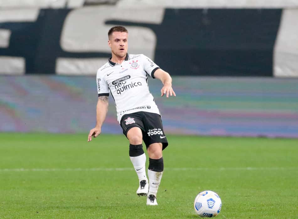 Emprestado à clube árabe, Ramiro é bancado por Sylvinho enquanto estiver no Corithians
