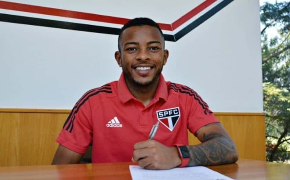 São Paulo anuncia renovação de contrato com o lateral Welington