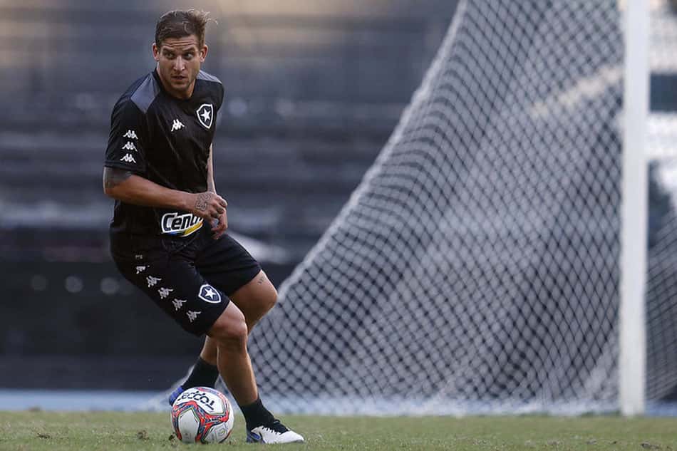 Chamusca elogia Rafael Moura e revela planejamento para o atacante no Botafogo