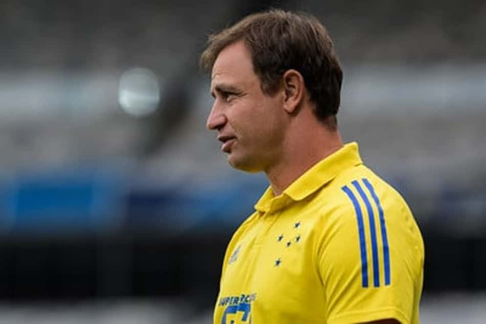 Felipe Conceição analisa vitória do Cruzeiro sobre o Juazeirense e fala em evolução: 'melhorando a cada dia'