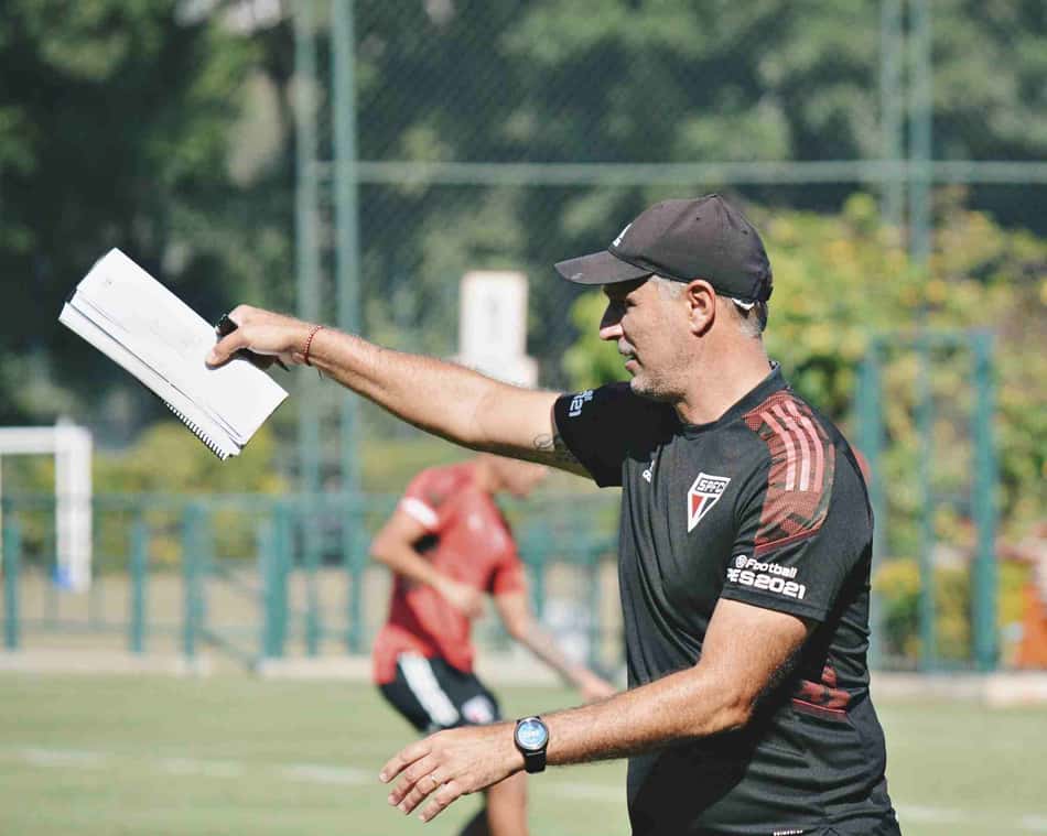 São Paulo finaliza preparação para enfrentar o Atlético-GO; veja provável escalação