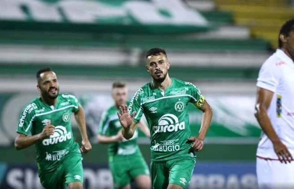 Capitão da Chape demonstra confiança para derrotar o Palmeiras