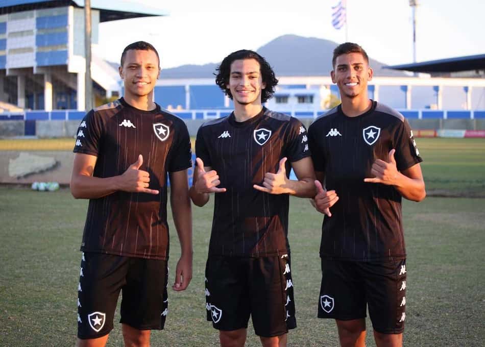 Com Matheus Nascimento, Botafogo faz treino visando a semifinal da Copa do Brasil sub-20