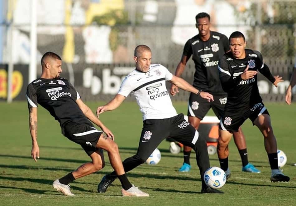 Titulares fazem mais um dia de regenerativo e Corinthians segue trabalho para pegar o América-MG