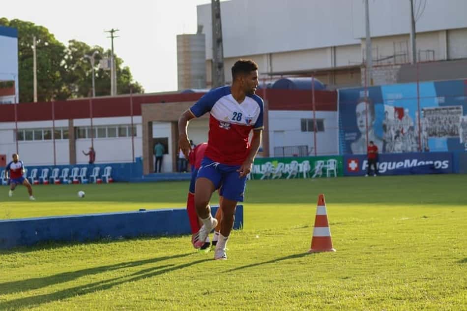 Emprestado pelo Grêmio, Isaque pode estrear no Brasileirão contra o Internacional