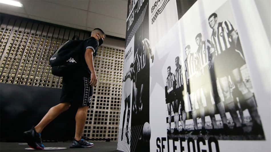 AO VIVO: Acompanhe o tempo real de Botafogo x Coritiba pela Série B do Brasileirão