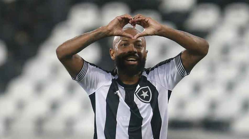 Chay surge como boa cartada para o Botafogo consolidar o seu tão esperado equilíbrio ofensivo