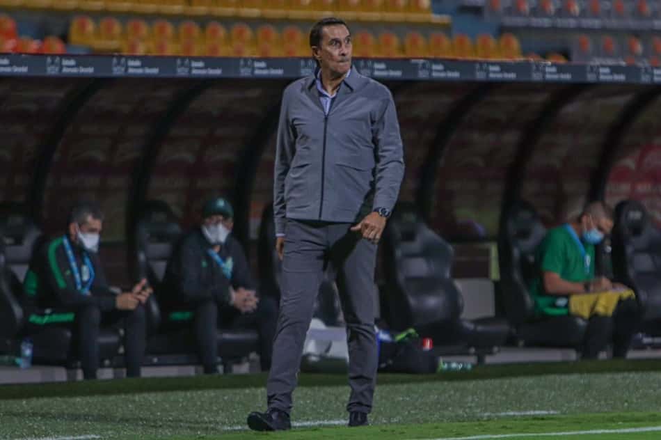 Time campeão da Libertadores anuncia saída de treinador brasileiro