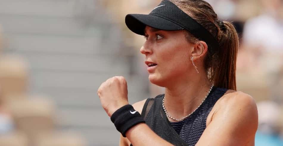 Badosa elimina vice de 2019 e alcança inédita quartas em Paris