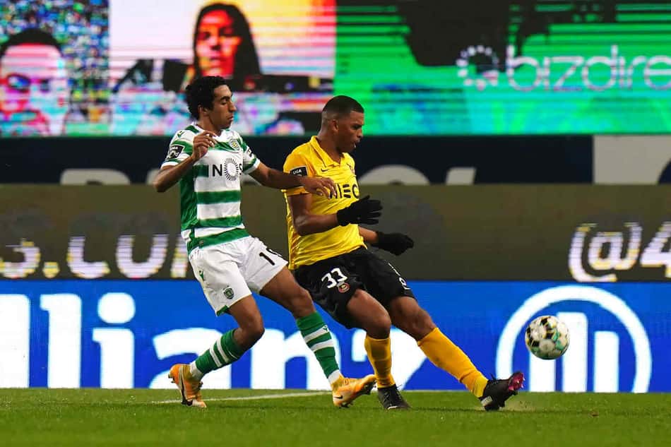 Titular do Rio Ave, Aderllan fala sobre temporada individual no clube