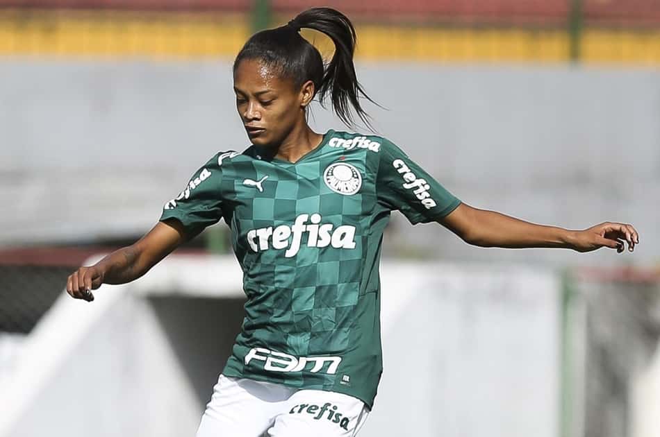 Ary Borges ironiza arbitragem por expulsão no Choque-Rainha pelo Brasileirão Feminino