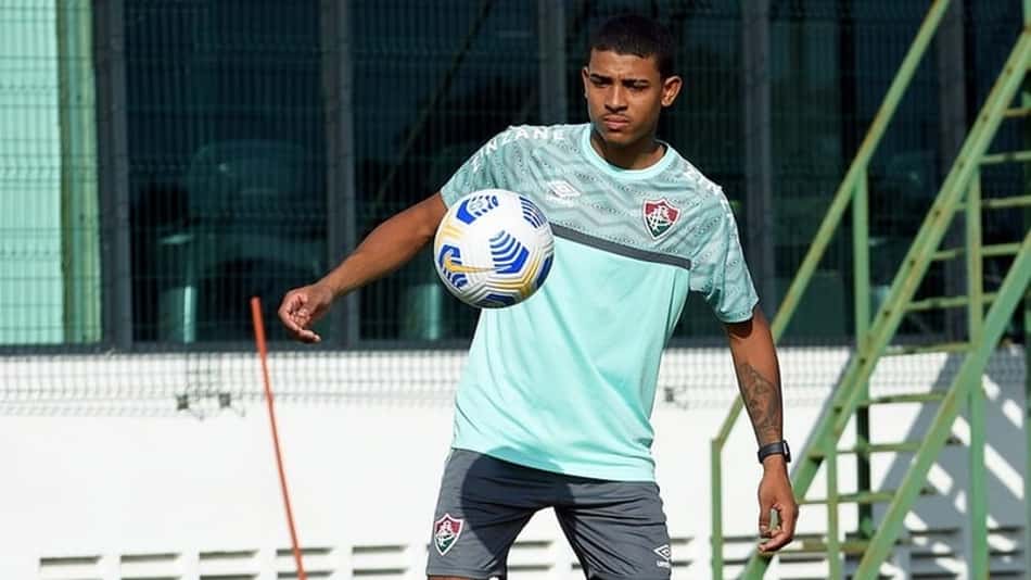 Novidade Tricolor: recuperado da Covid-19, John Kennedy treina com a equipe sub-23 do Fluminense
