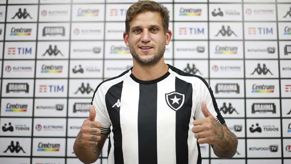 Rafael Moura é relacionado pelo Botafogo para o jogo contra o Remo