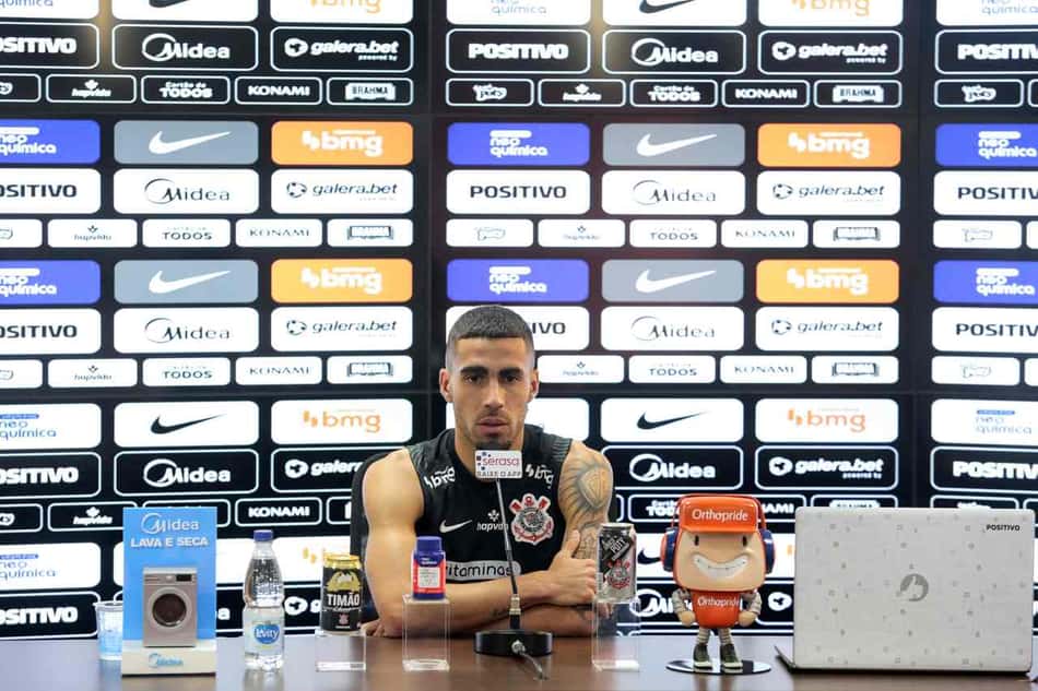 Gabriel fala sobre concorrência no meio-campo do Corinthians: 'É para entrar e dar o melhor'