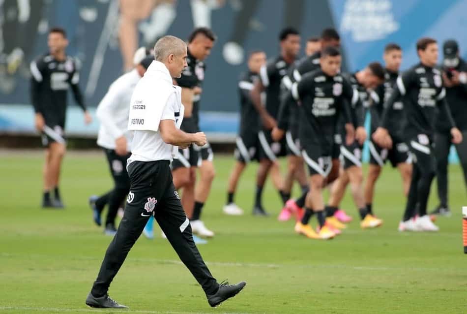 Corinthians encerra preparação para encarar o Atlético-GO; confira provável escalação e relacionados