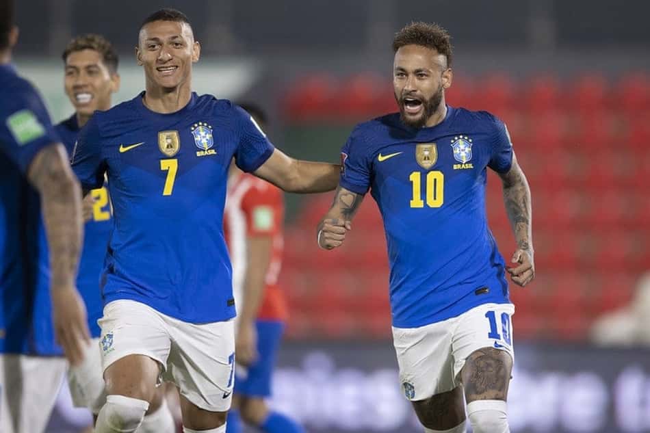 Com recorde de Neymar e fim de tabu, Brasil vence Paraguai e segue 100% nas Eliminatórias