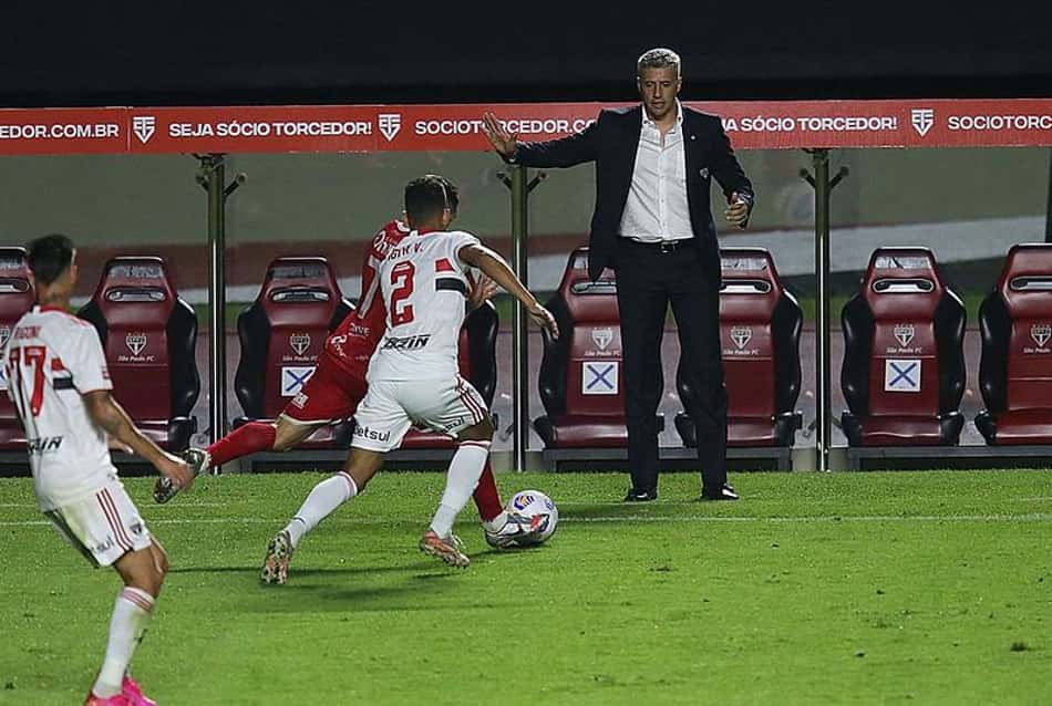 Crespo exalta força do elenco do São Paulo: 'Não há titulares ou reservas'