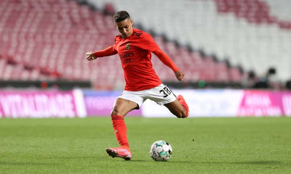 Benfica confirma venda de Pedrinho, ex-Corinthians, ao Shakhtar Donetsk