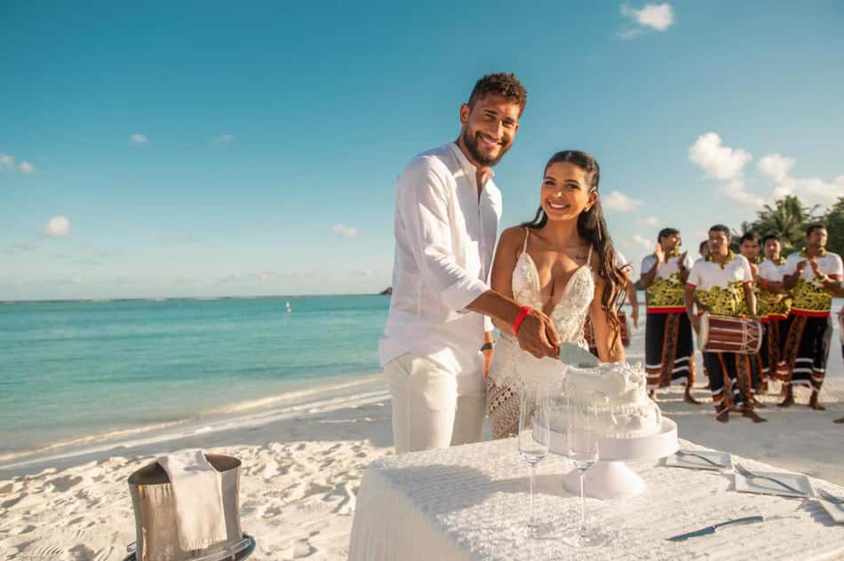 Ex-Corinthians, Pablo renova os votos de casamento com Suianne Castro nas Maldivas; veja as fotos