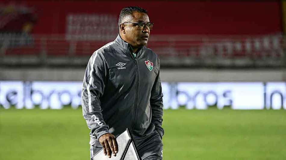 Roger exalta convocação de Nino à Seleção e critica calendário: 'Para ficar ruim tem que melhorar muito'
