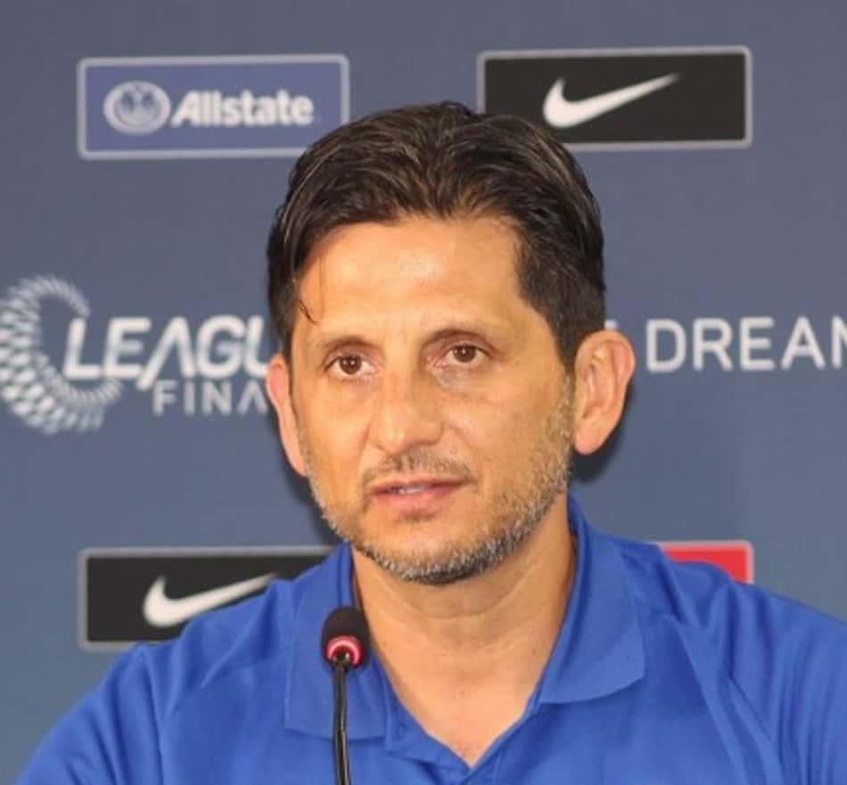Seleção perde de goleada e técnico é mandado embora