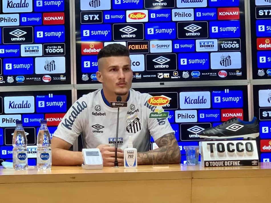 Após passar por quatro clubes, Danilo Boza acredita chegar mais preparado ao Santos