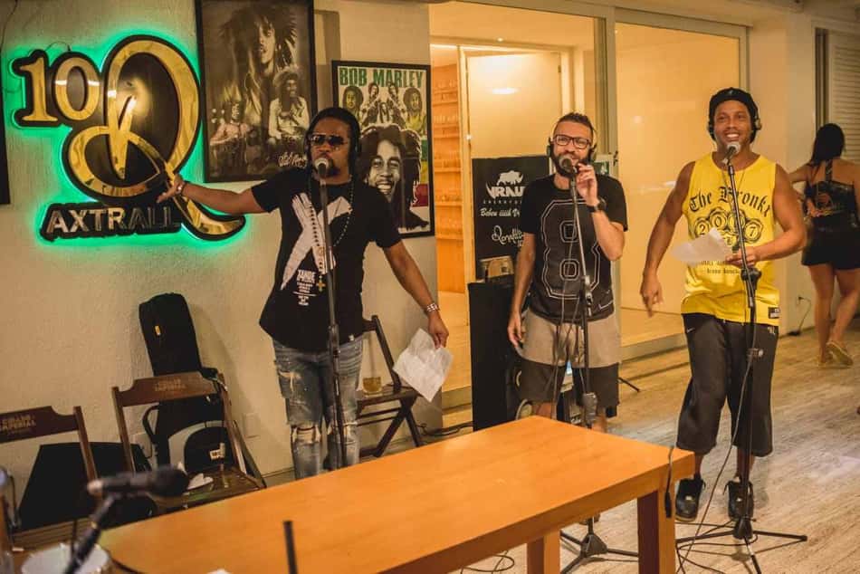 Ronaldinho Gaúcho lança nova música de samba com participação de Xande de Pilares