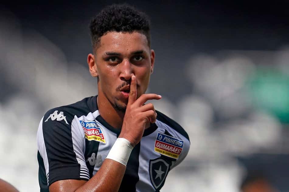 Kauê, do Botafogo, é convocado para a Seleção sub-20 e se junta a Matheus Nascimento