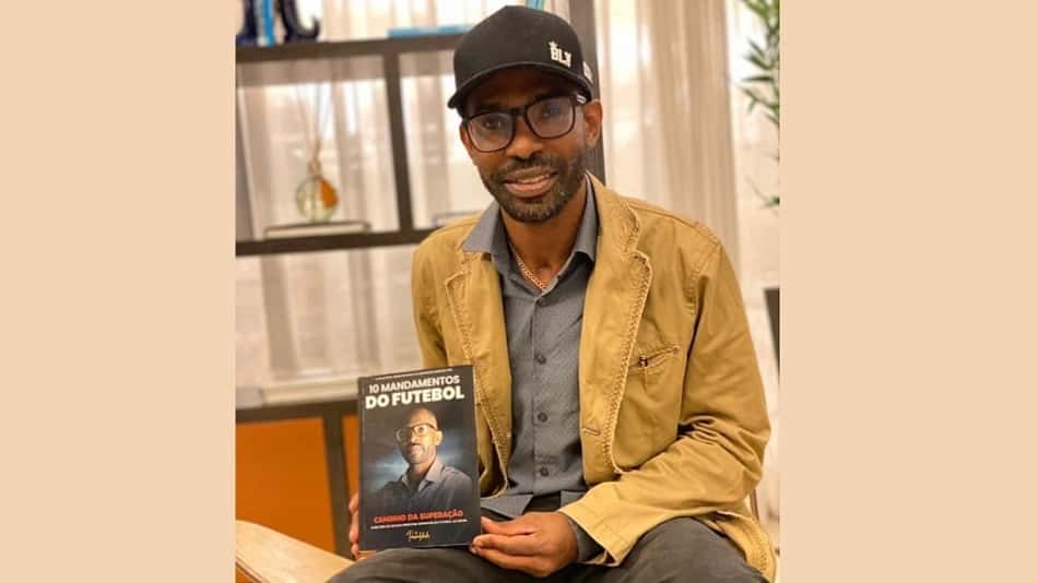 Agente de jogadores lança autobiografia para ajudar futuros atletas