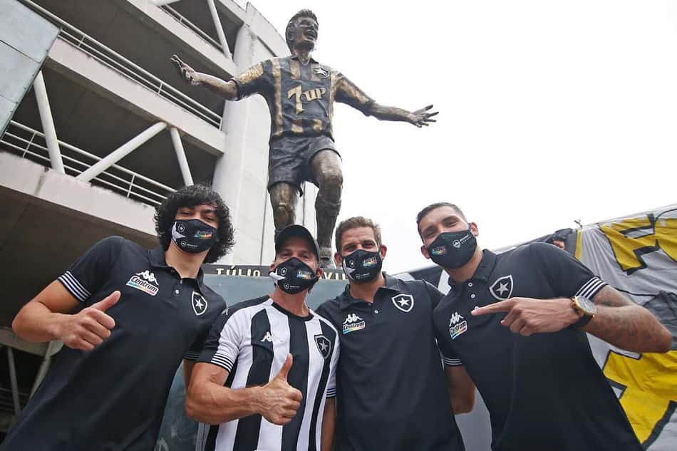 Túlio Maravilha dá 'benção' para Rafael Moura no Botafogo: 'Vai fazer muito gol'