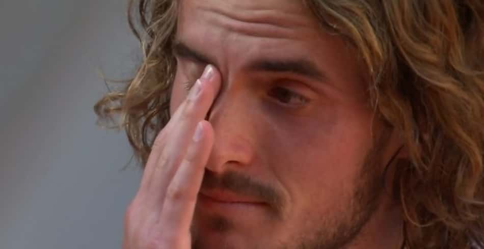 Tsitsipas desaba no choro após vaga na final de Roland Garros