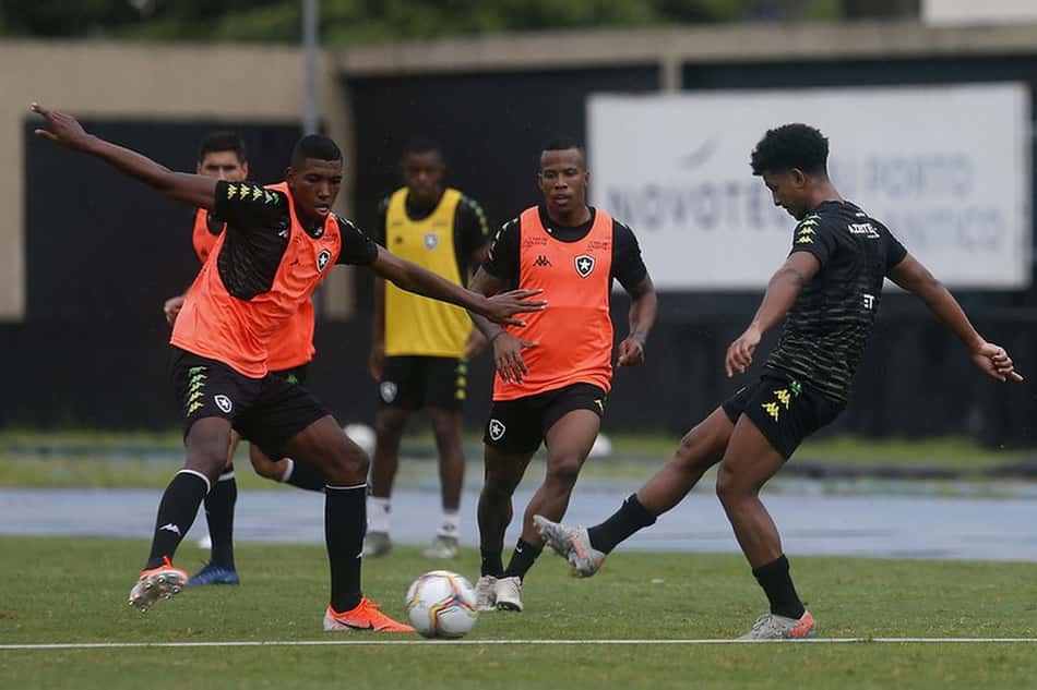Ao L!, Warley elege Kanu como o melhor jogador do Botafogo: 'Tem muita personalidade'