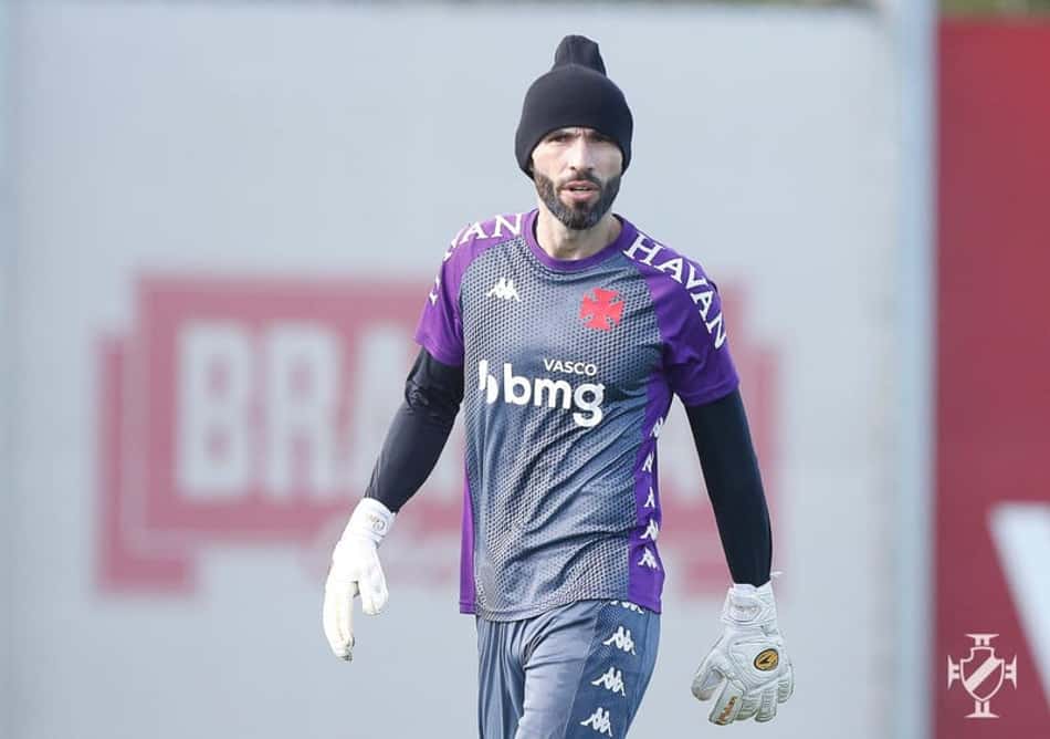 Vanderlei testa positivo para Covid-19 e desfalca o Vasco diante do CRB