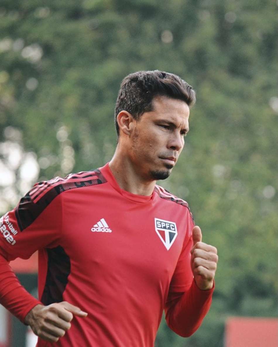 Hernanes corre no gramado e São Paulo finaliza preparação; veja provável time contra o Atlético-MG