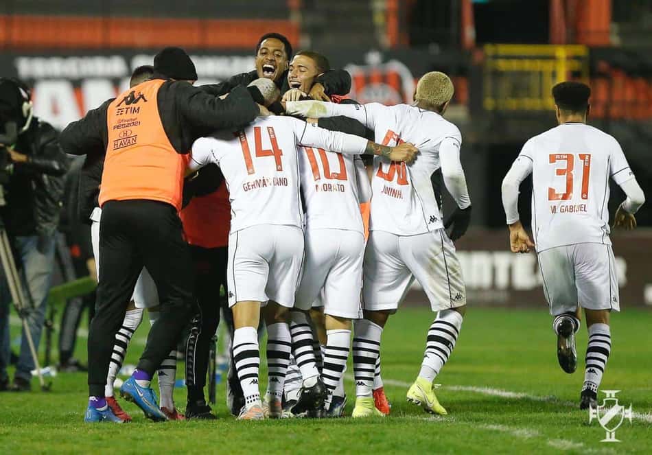 Jogou bem? Torcedores do Vasco têm discordado das avaliações de Marcelo Cabo nas entrevistas